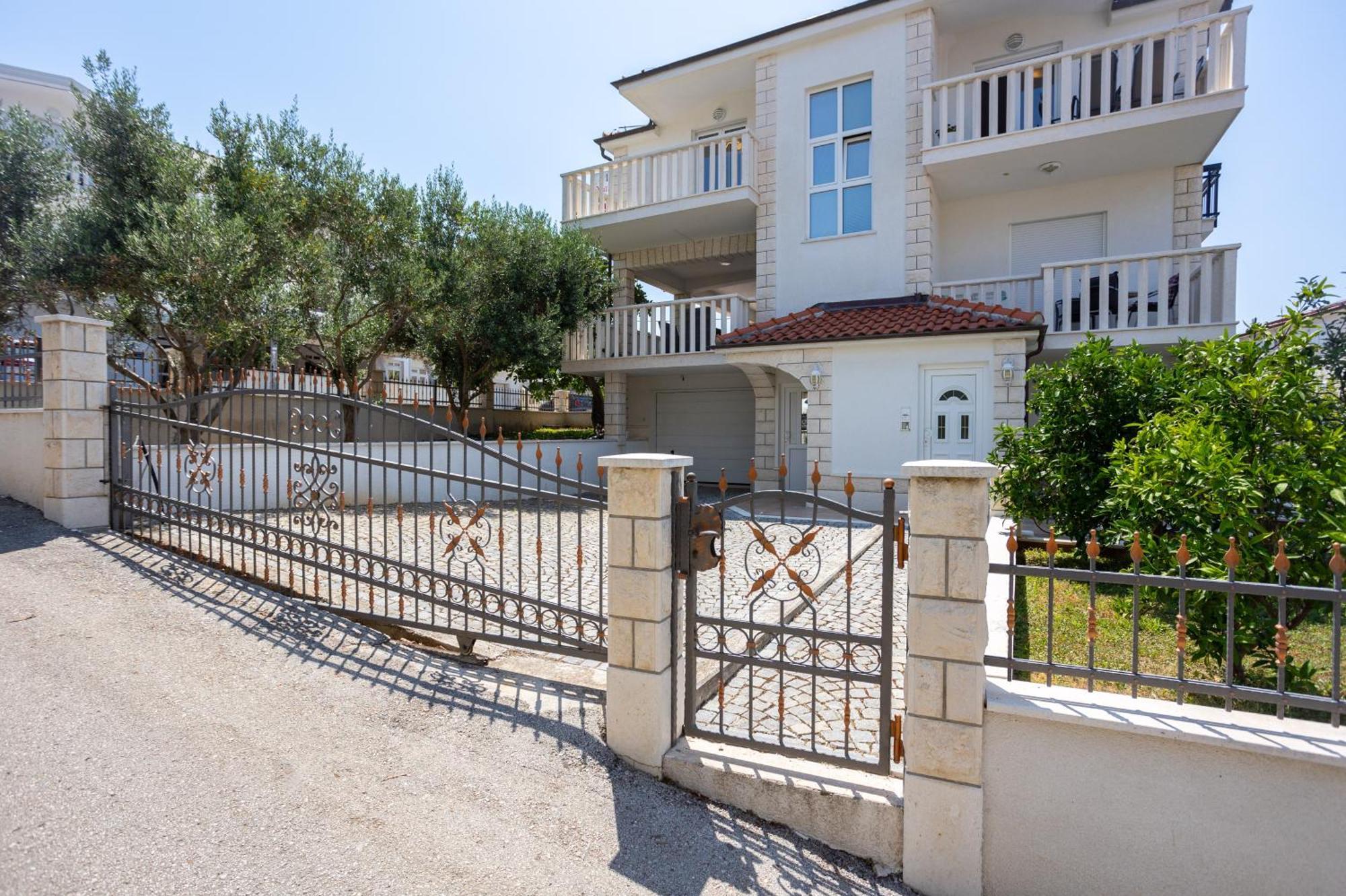 אוקרוג גורניי Villa Marina מראה חיצוני תמונה